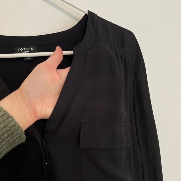 TORRID 2 Plus Size Harper 3/4 Sleeve Pullover Blouse Solid Black Georgette Work - Picture 6 of 16